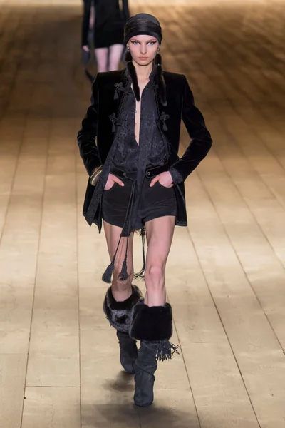Look 8
